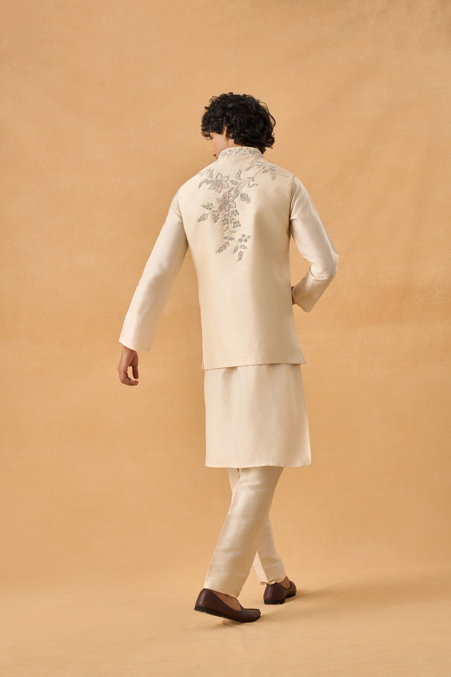 Cream Kurta Bandi Set In Raw Silk