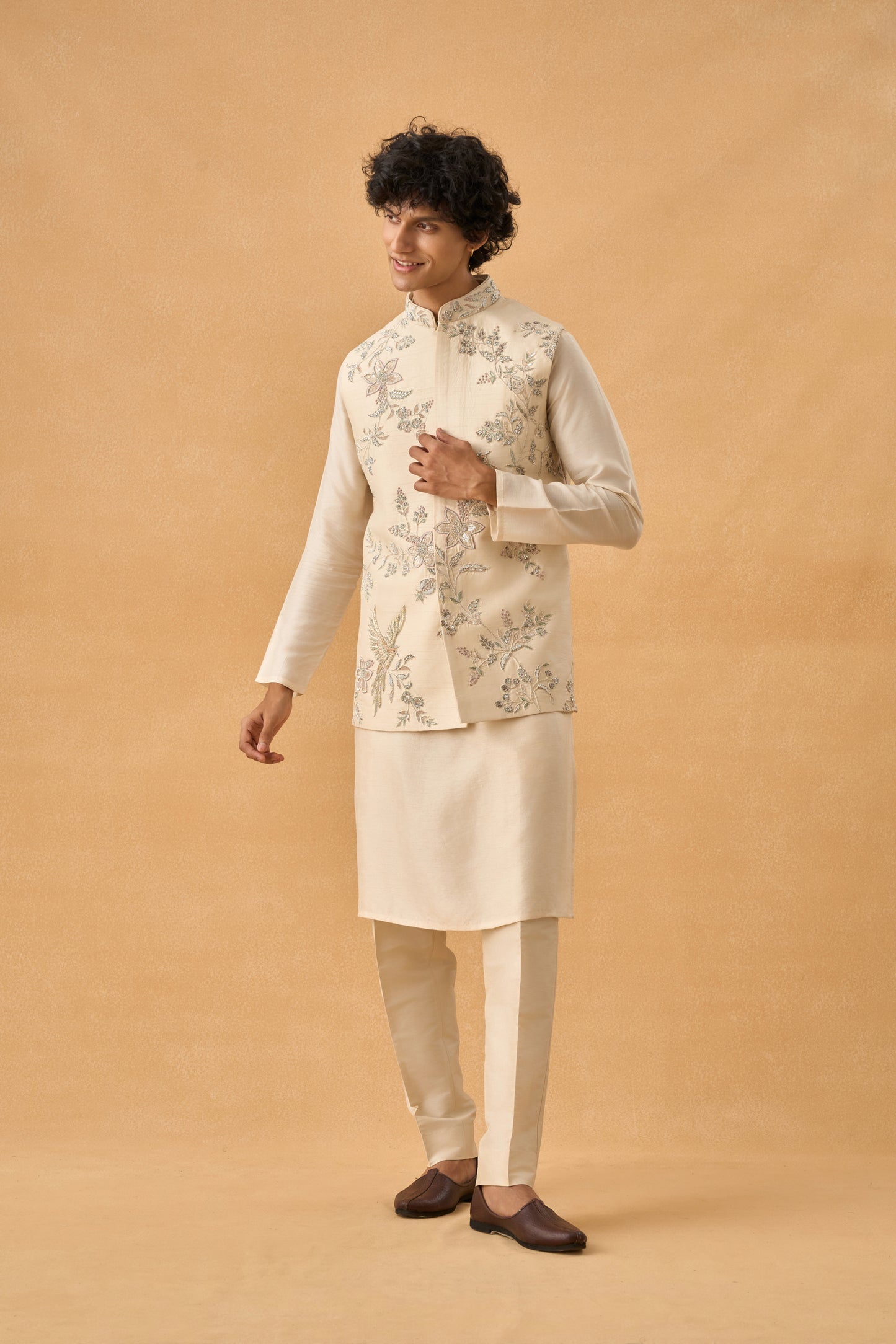 Cream Kurta Bandi Set In Raw Silk