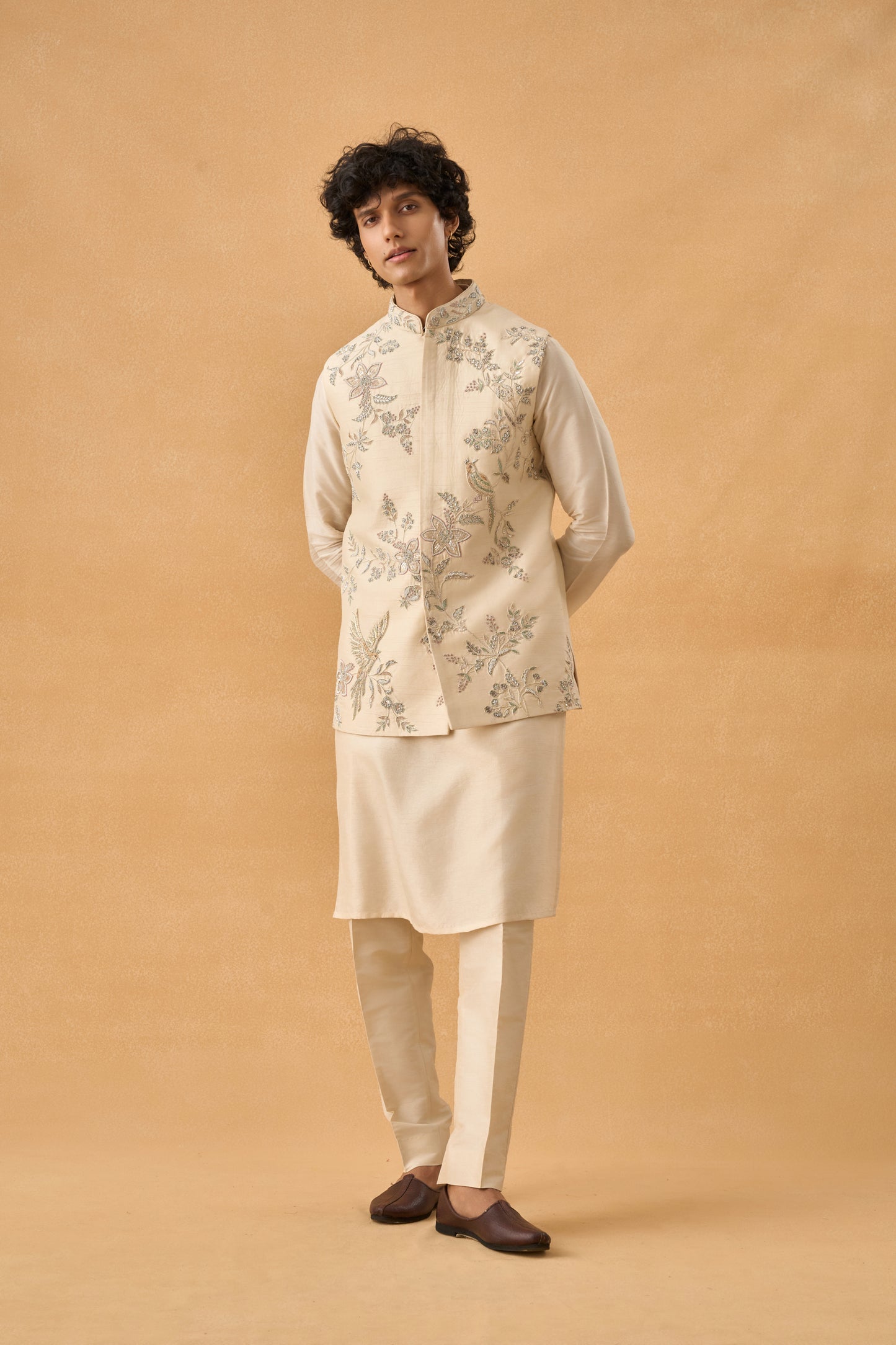 Cream Kurta Bandi Set In Raw Silk