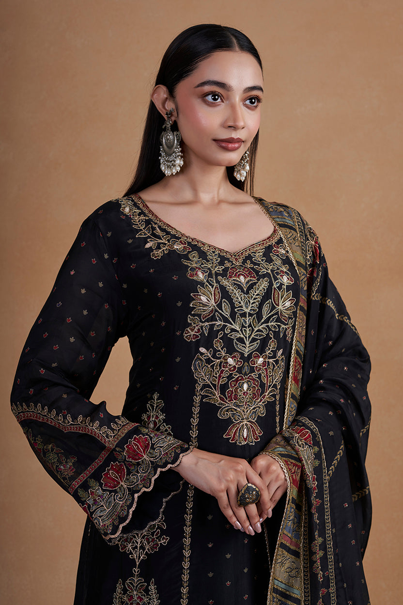 Black Suit Set With Aari Detailing